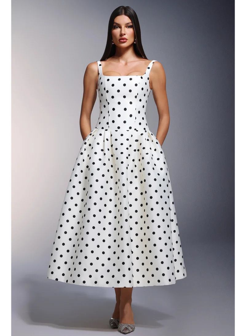 بيلا بارنيت فستان زادا ماكسي بدون أكمام بنقاط مموجة